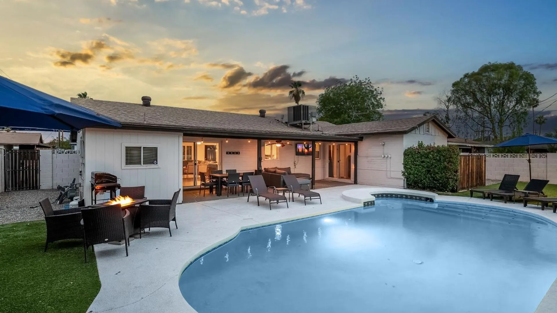 Luxe Getaway Home W Heated Pool & Firepit Scottsdale